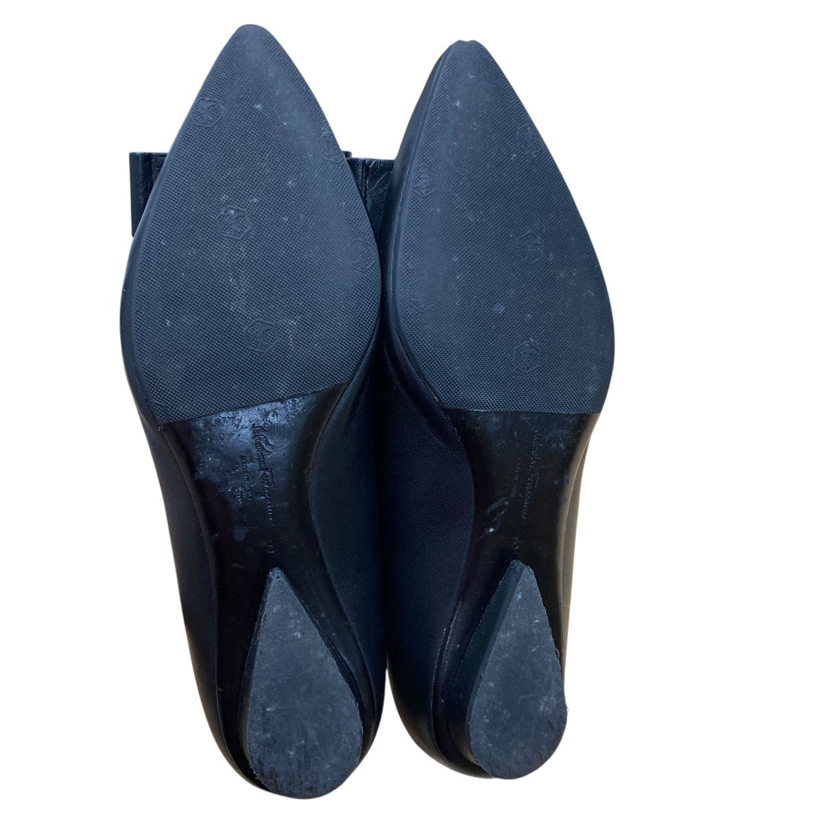 Salvatore Ferragamo(サルヴァトーレフェラガモ) VIVA フラット