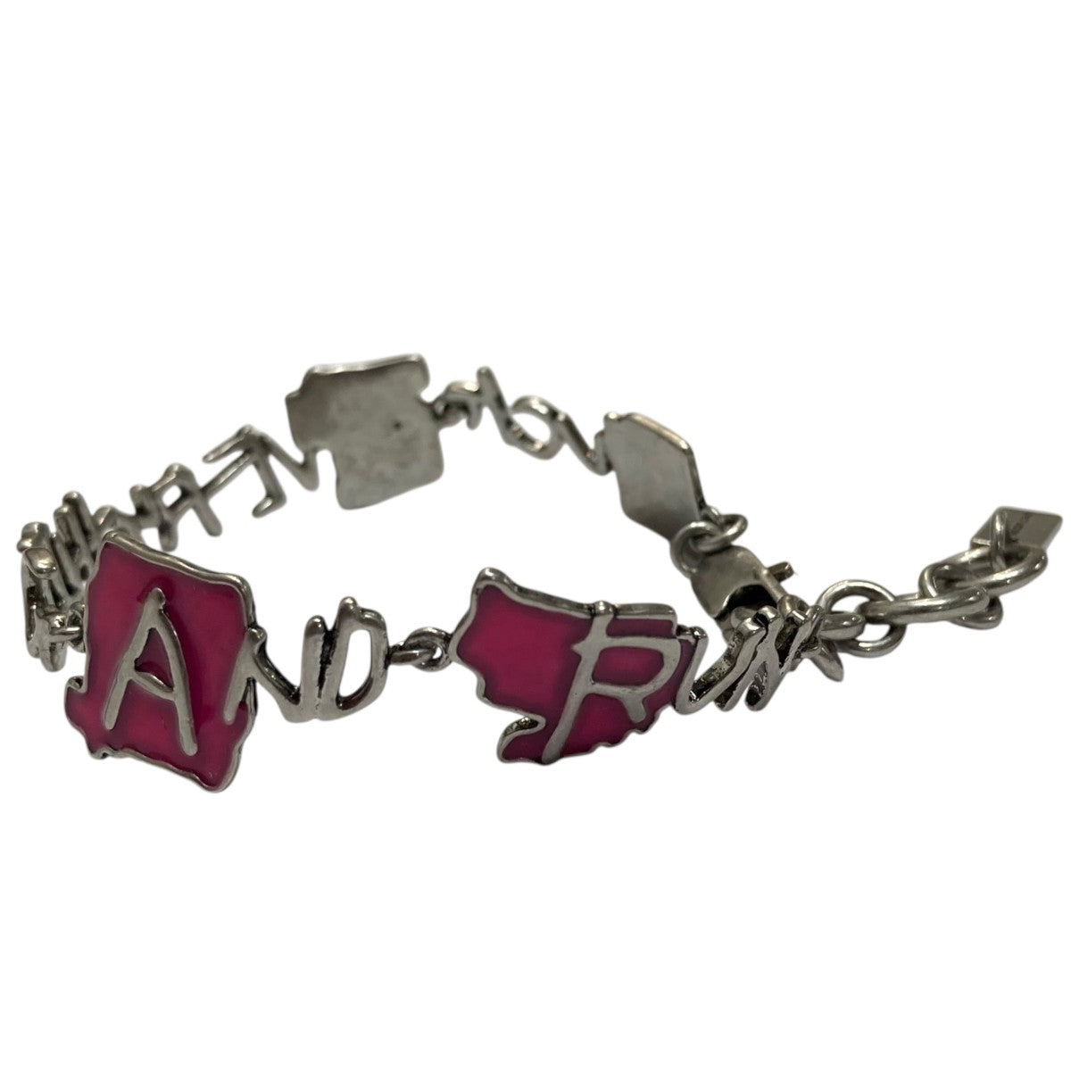 Heaven by Marc Jacobs(ヘブンバイマークジェイコブス) 文字