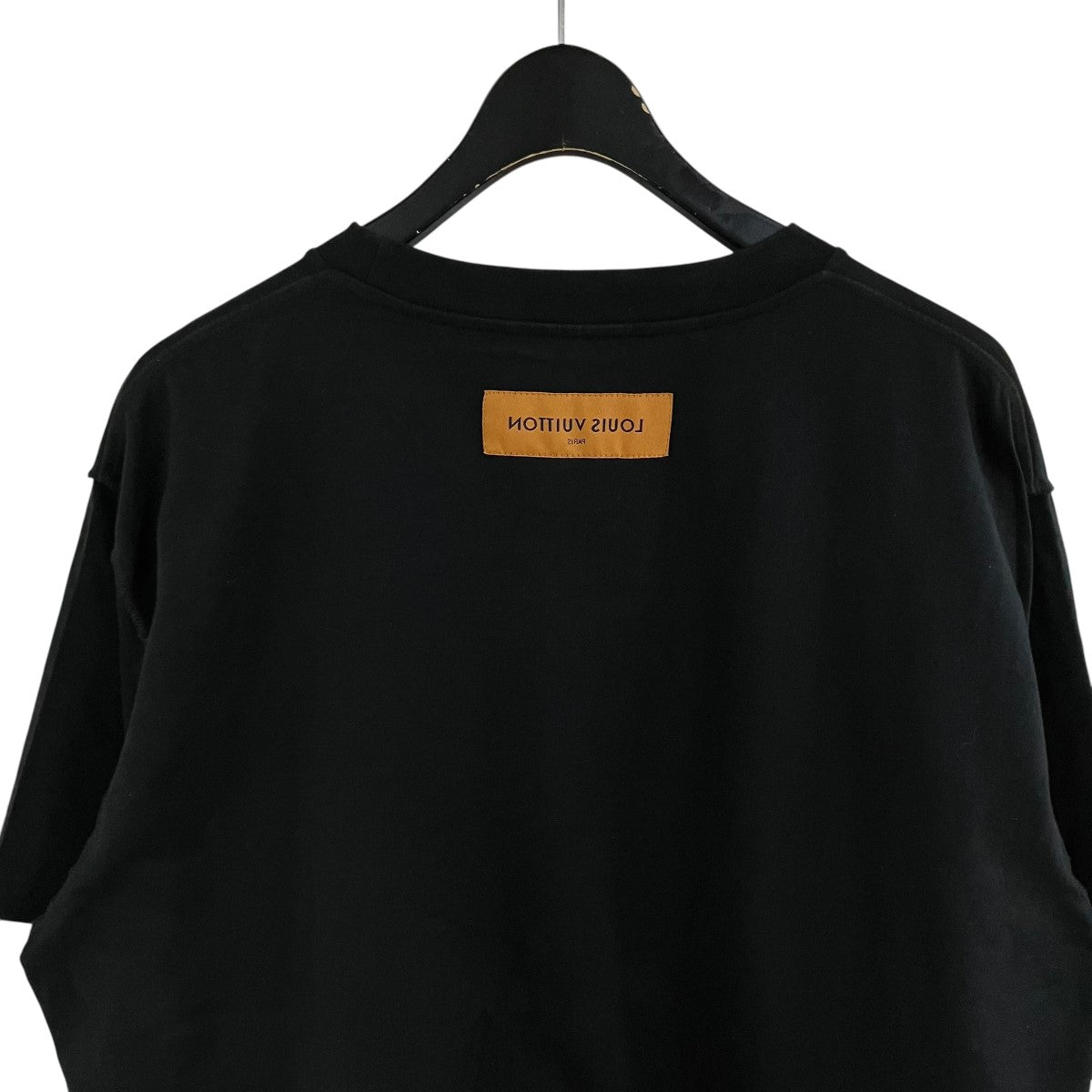 LOUIS VUITTON エンボスLVロゴ半袖Tシャツ 古着・中古-4枚目のアイテム画像