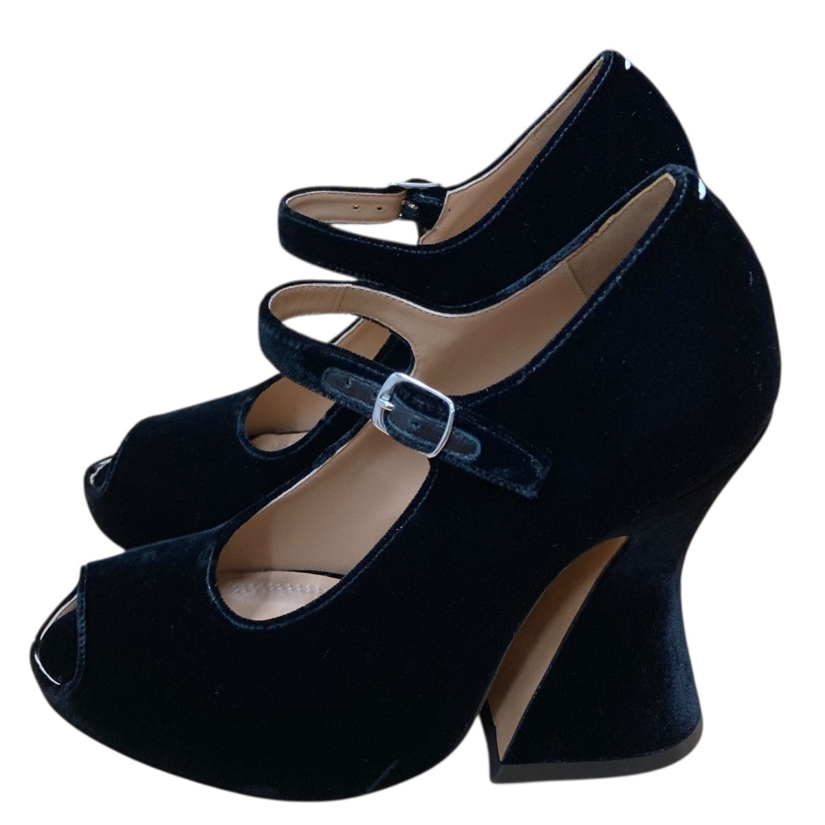 変形ヒールベロアパンプス