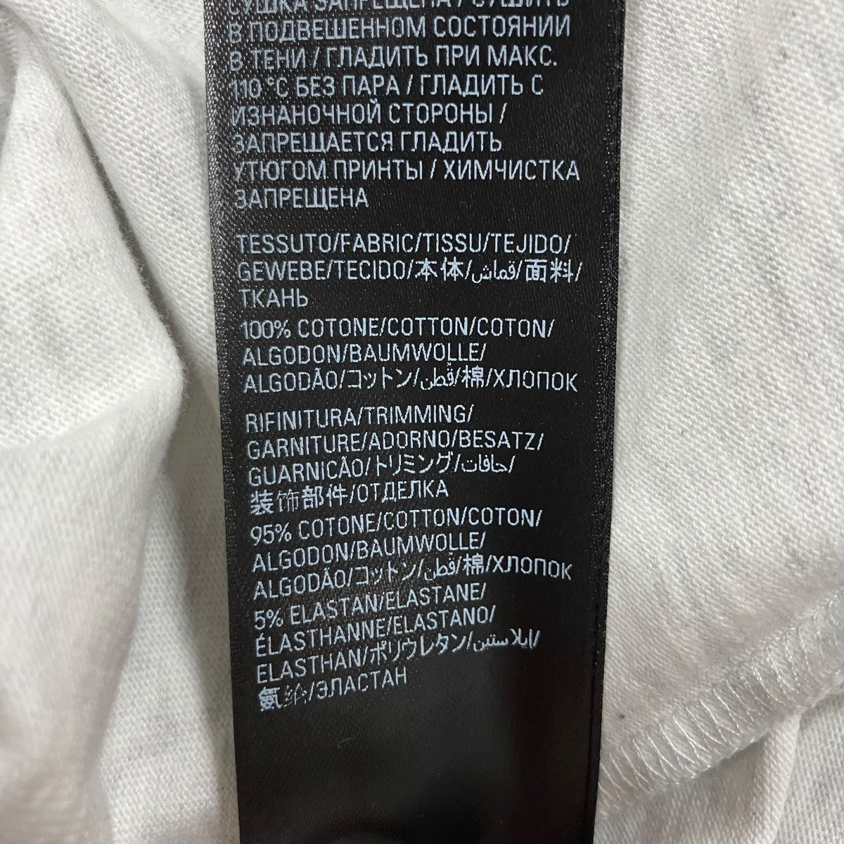 ロゴプリントTシャツ