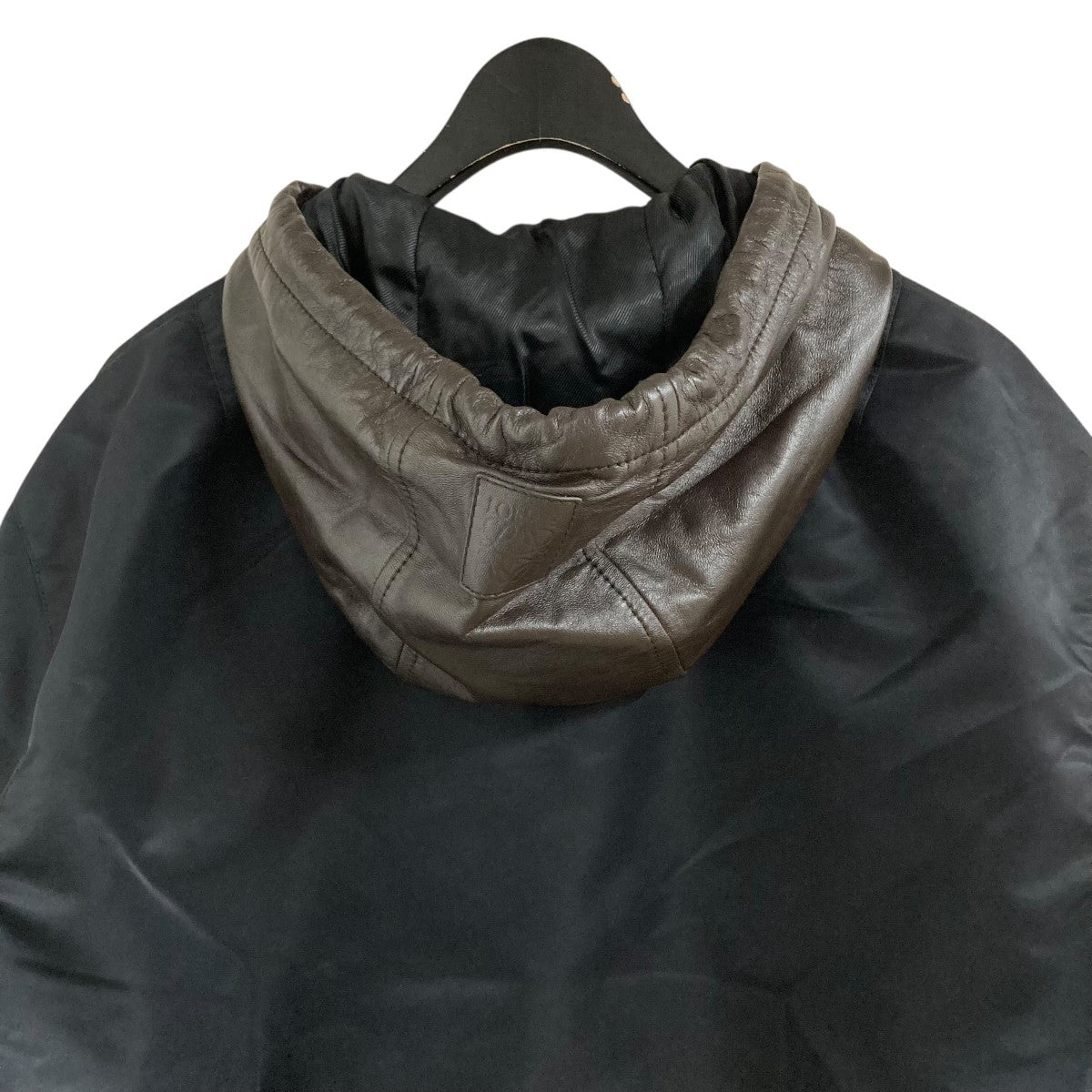 LOEWE(ロエベ) レザーフード フーデッドボンバージャケット H526Y02W89