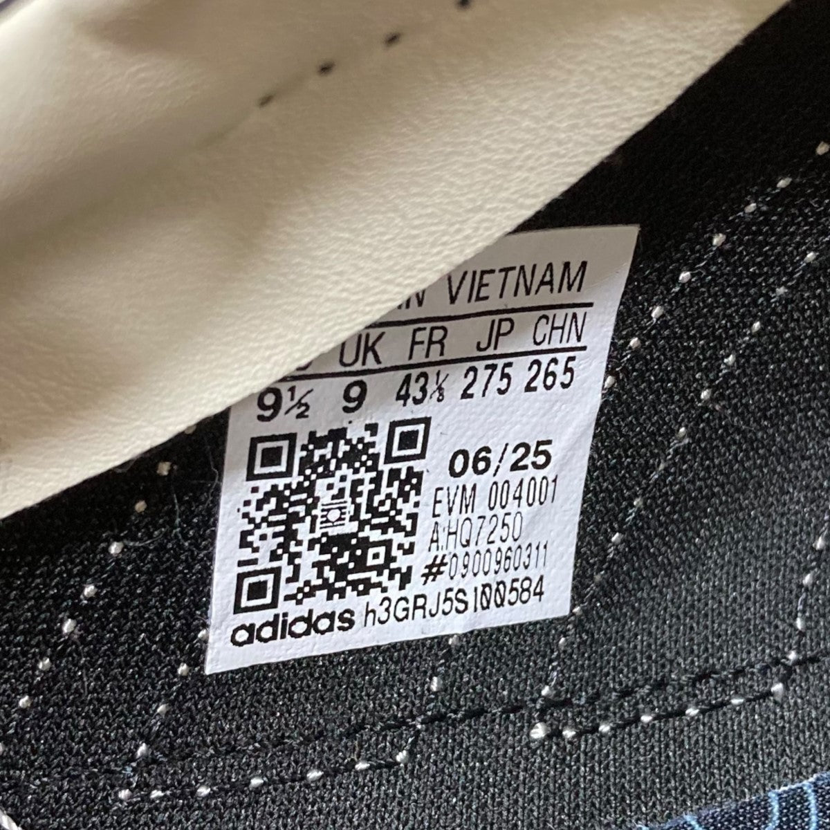 ローカットスニーカー