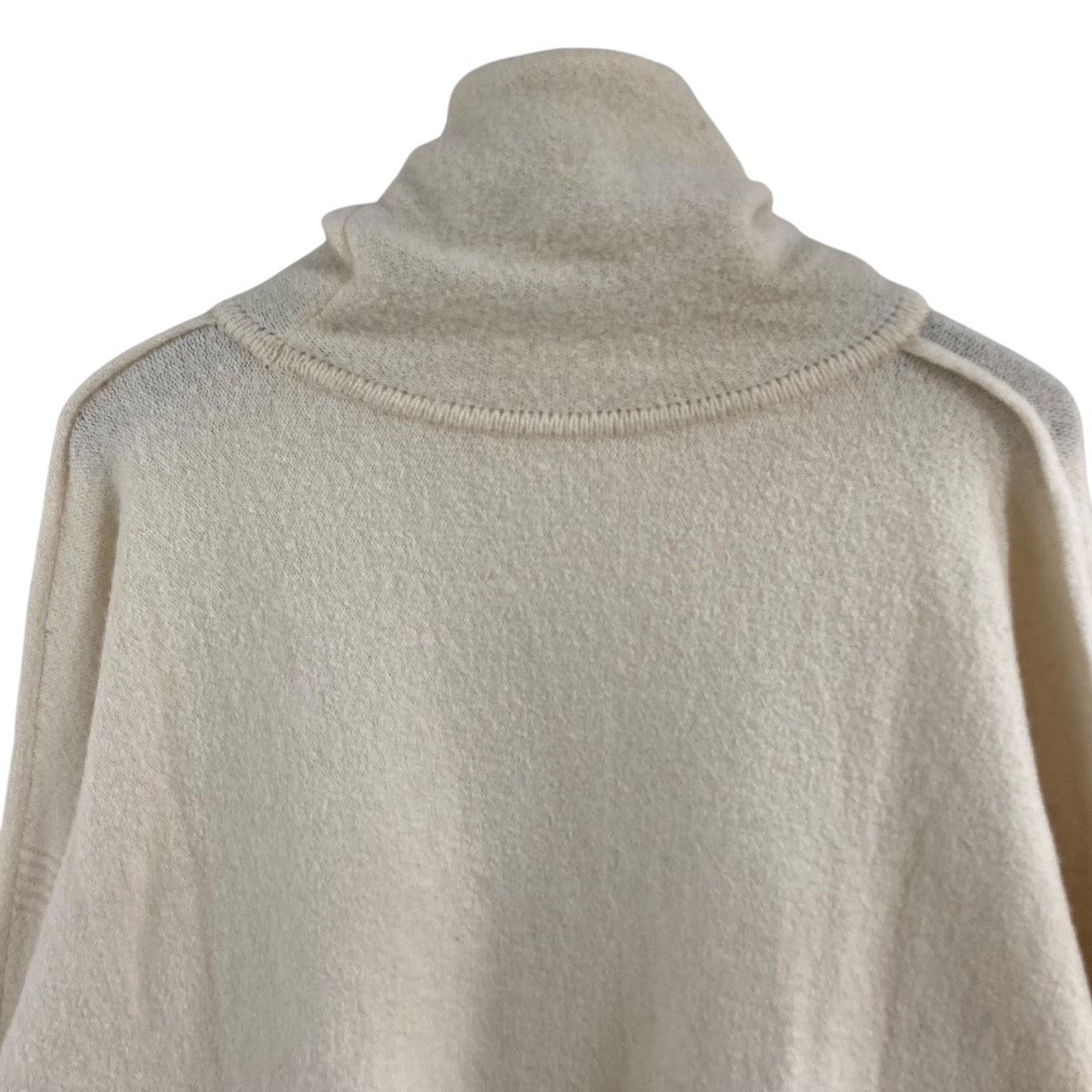 ISSEY MIYAKE(イッセイミヤケ) タートルネックニットセーター