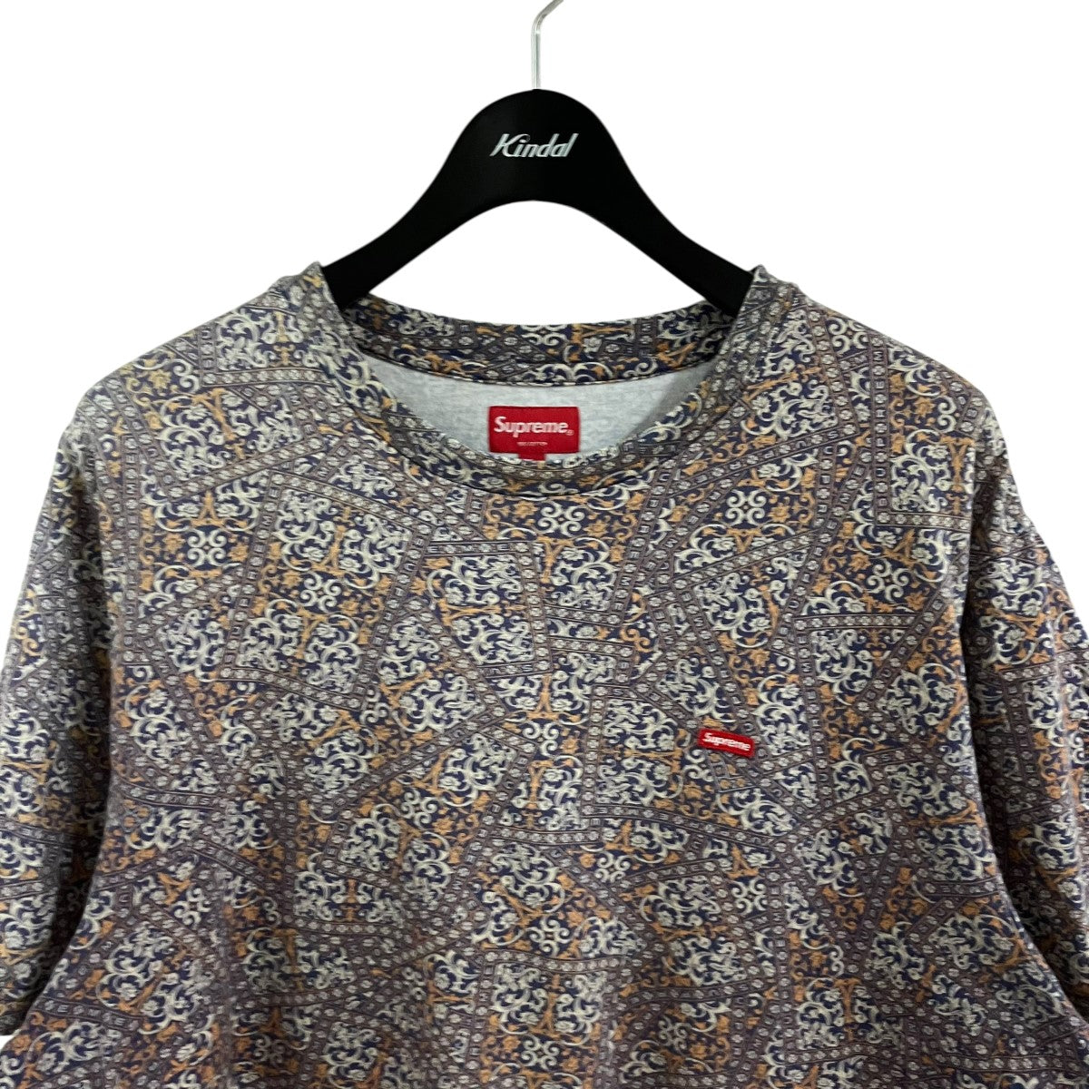 Supreme フラワー柄ボックスロゴTシャツ 古着・中古-2枚目のアイテム画像