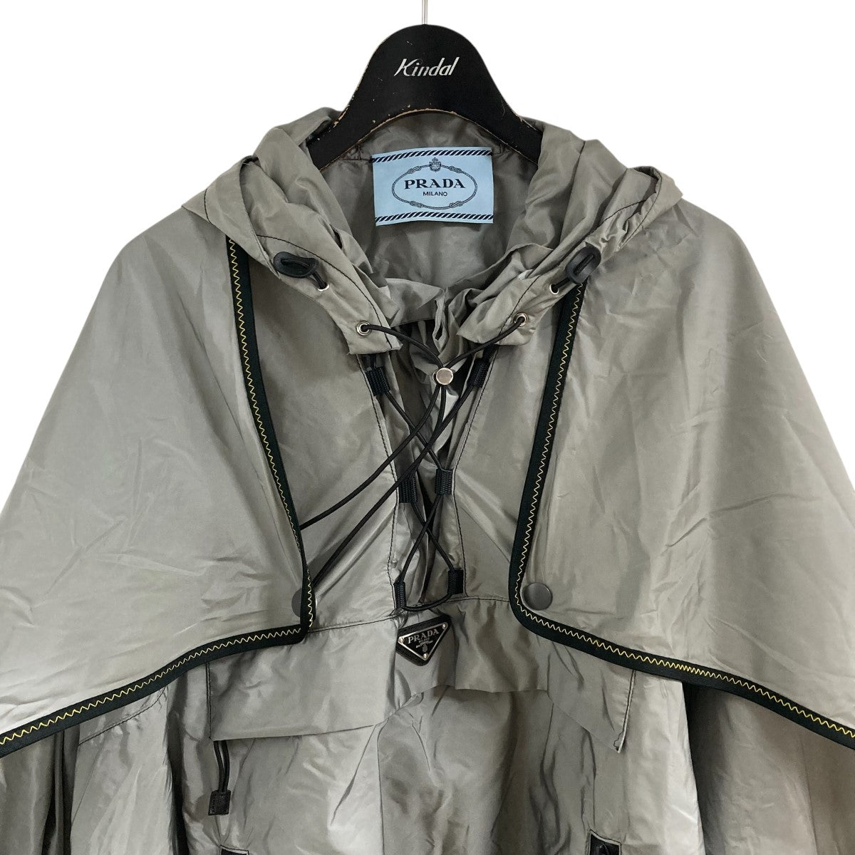 PRADA ロゴプレートポンチョ 古着・中古-2枚目のアイテム画像