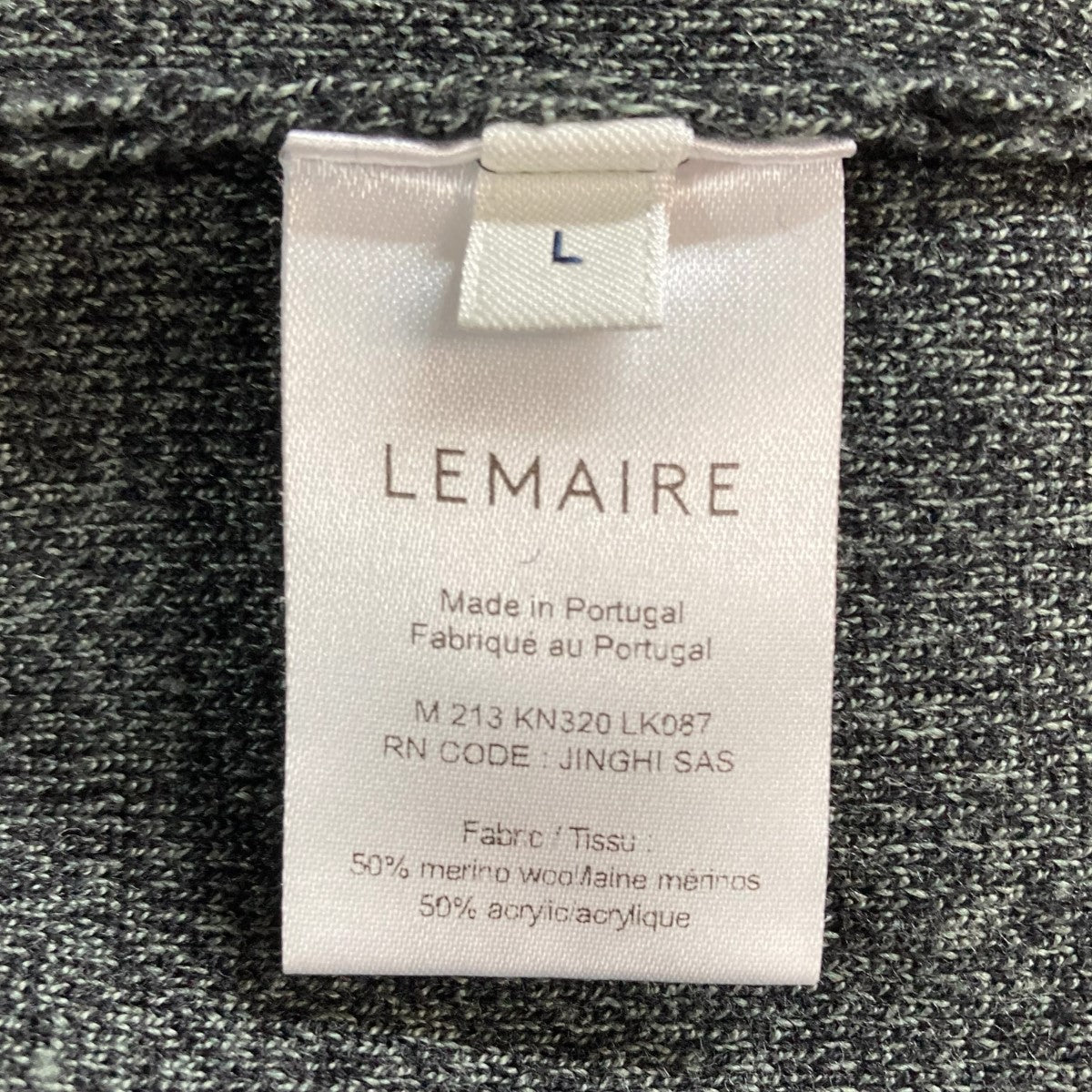 クルーネックニットセーター