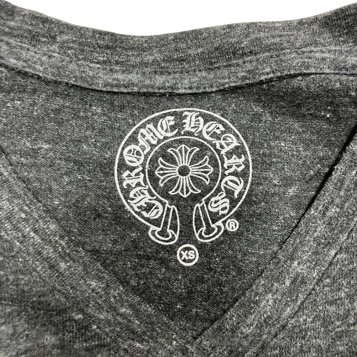 CHROME HEARTS CHプラスロゴVネックTシャツ 古着・中古-5枚目のアイテム画像