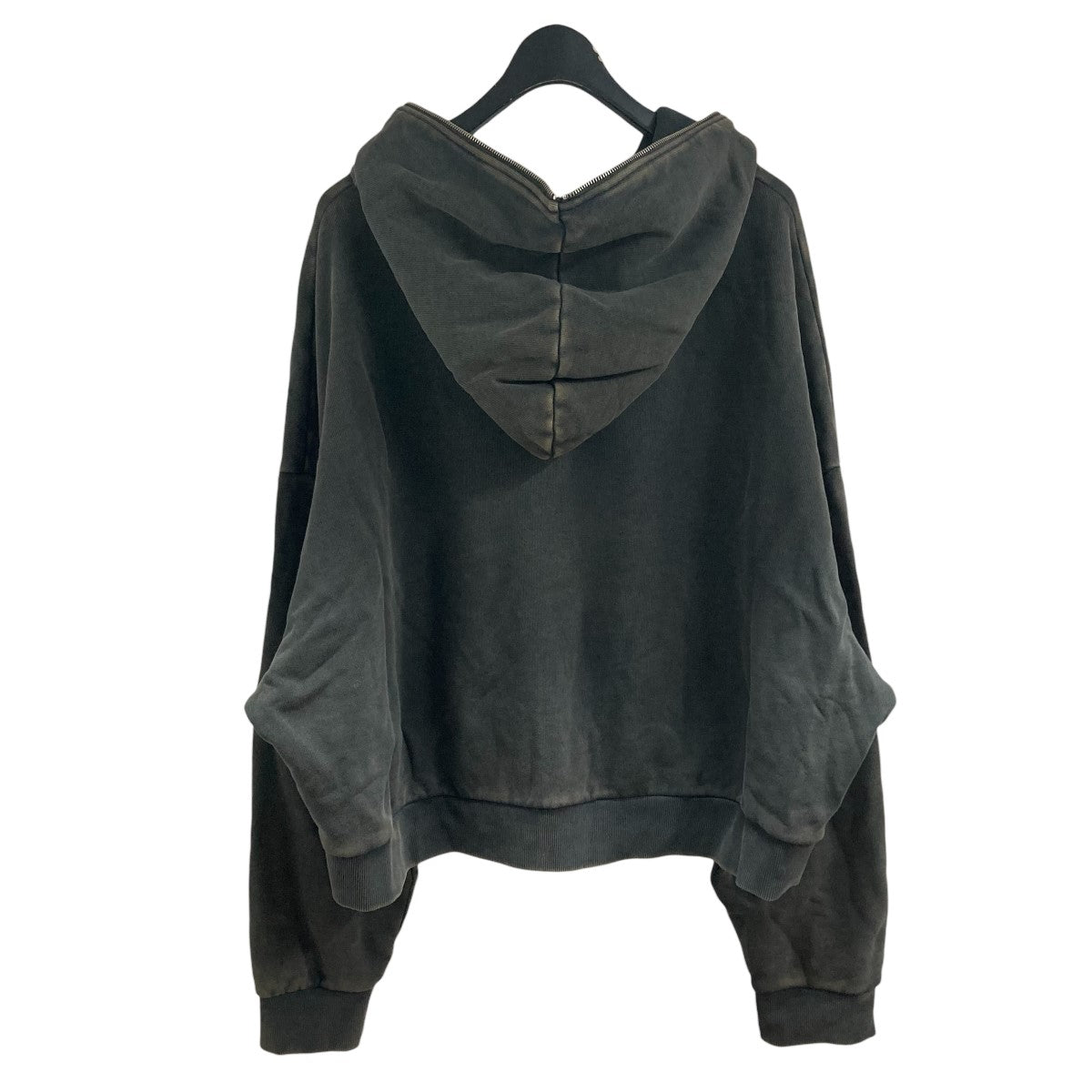 ジップアップパーカー