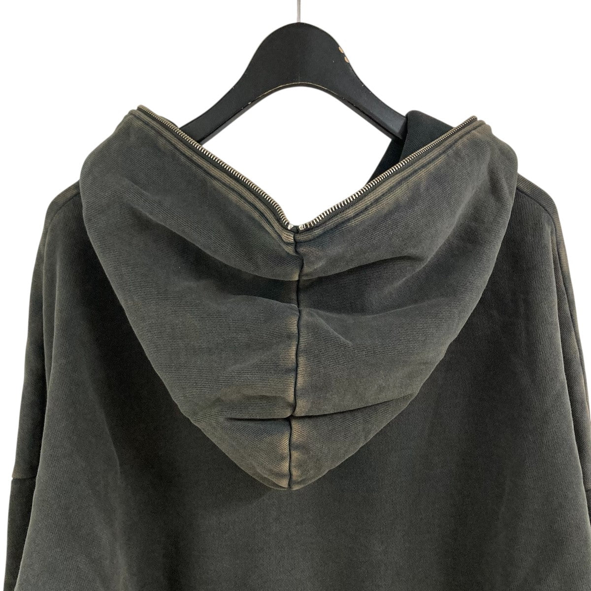 ジップアップパーカー