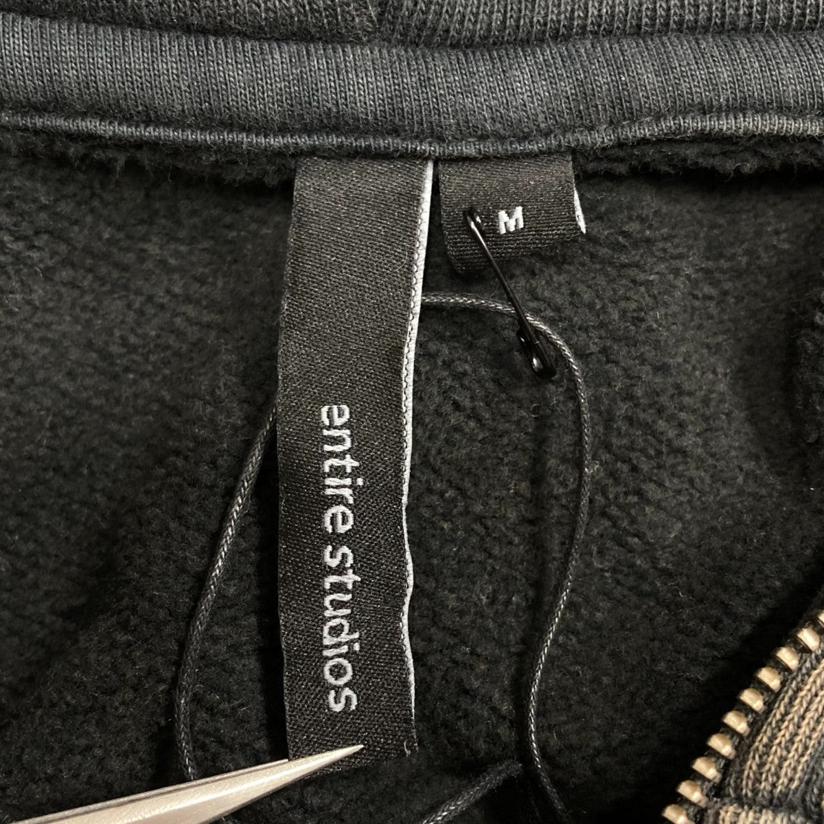 ジップアップパーカー