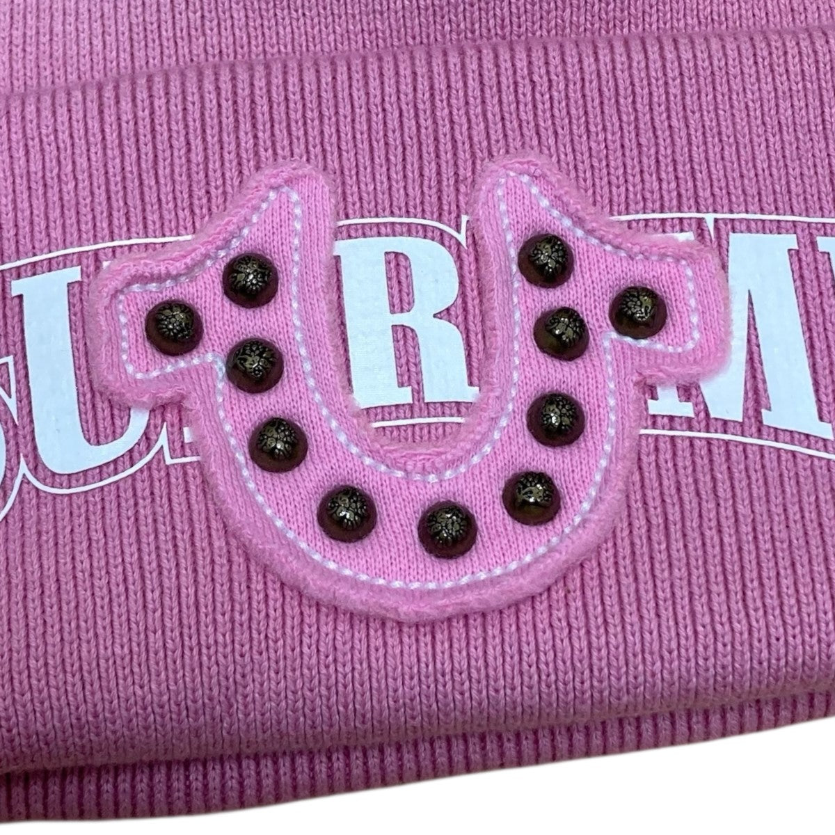 Supreme 25AWスタッズロゴビーニー ピンク｜【公式】カインドオル