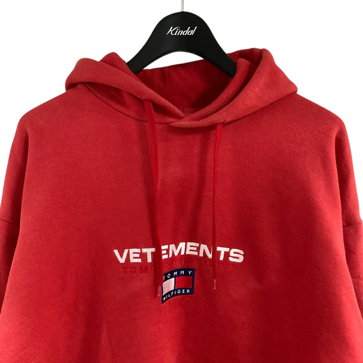 VETEMENTS×TOMMY HILFIGER プルオーバーパーカー WSS18TR24 レッド