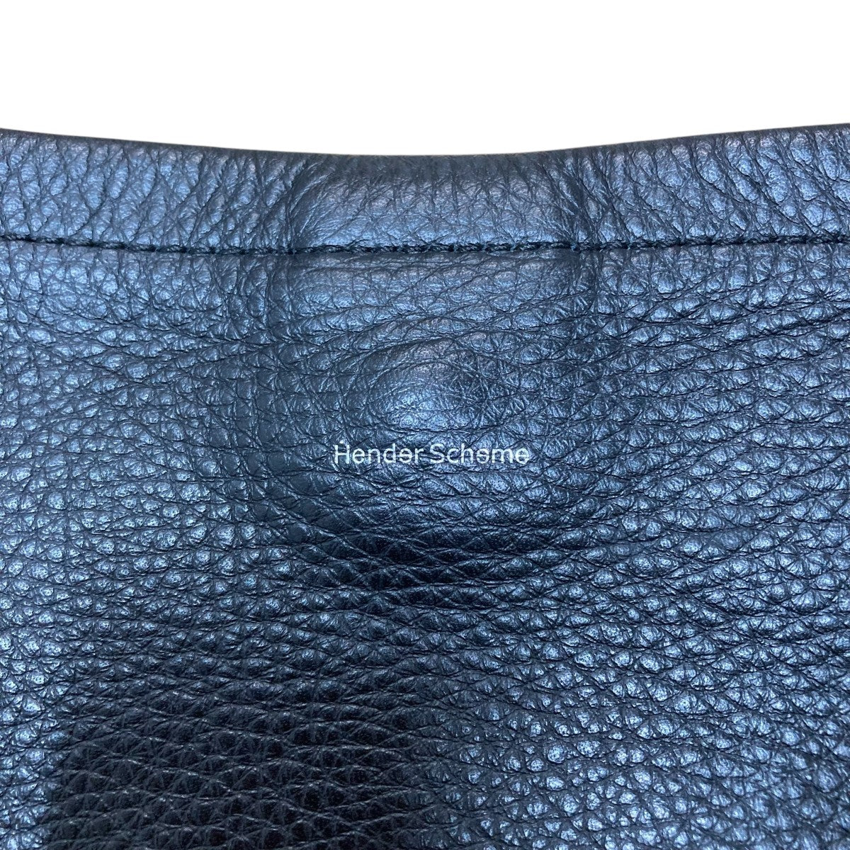 レザーショルダーバッグ