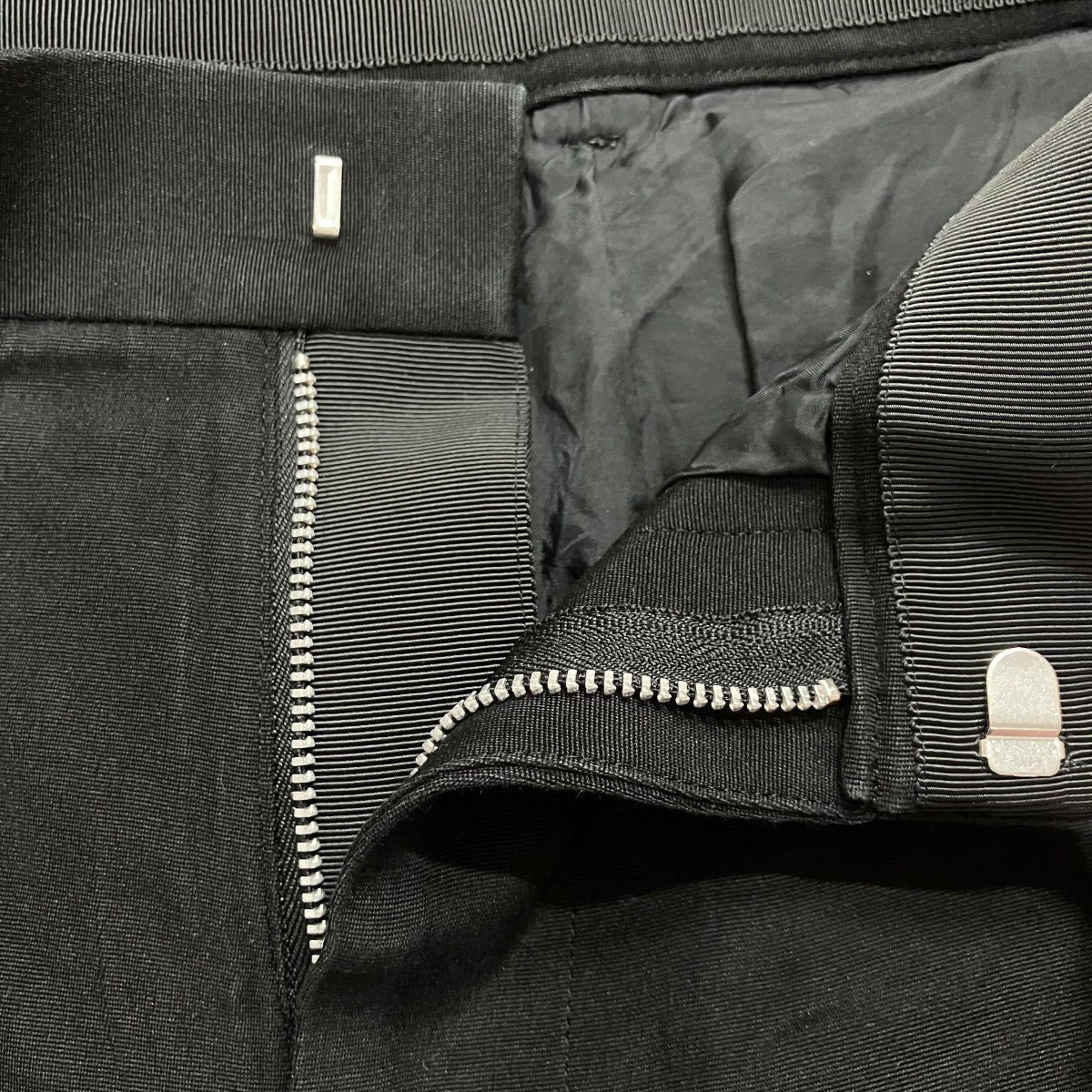 サイドライン スーチング切り替えベル タックショートパンツ