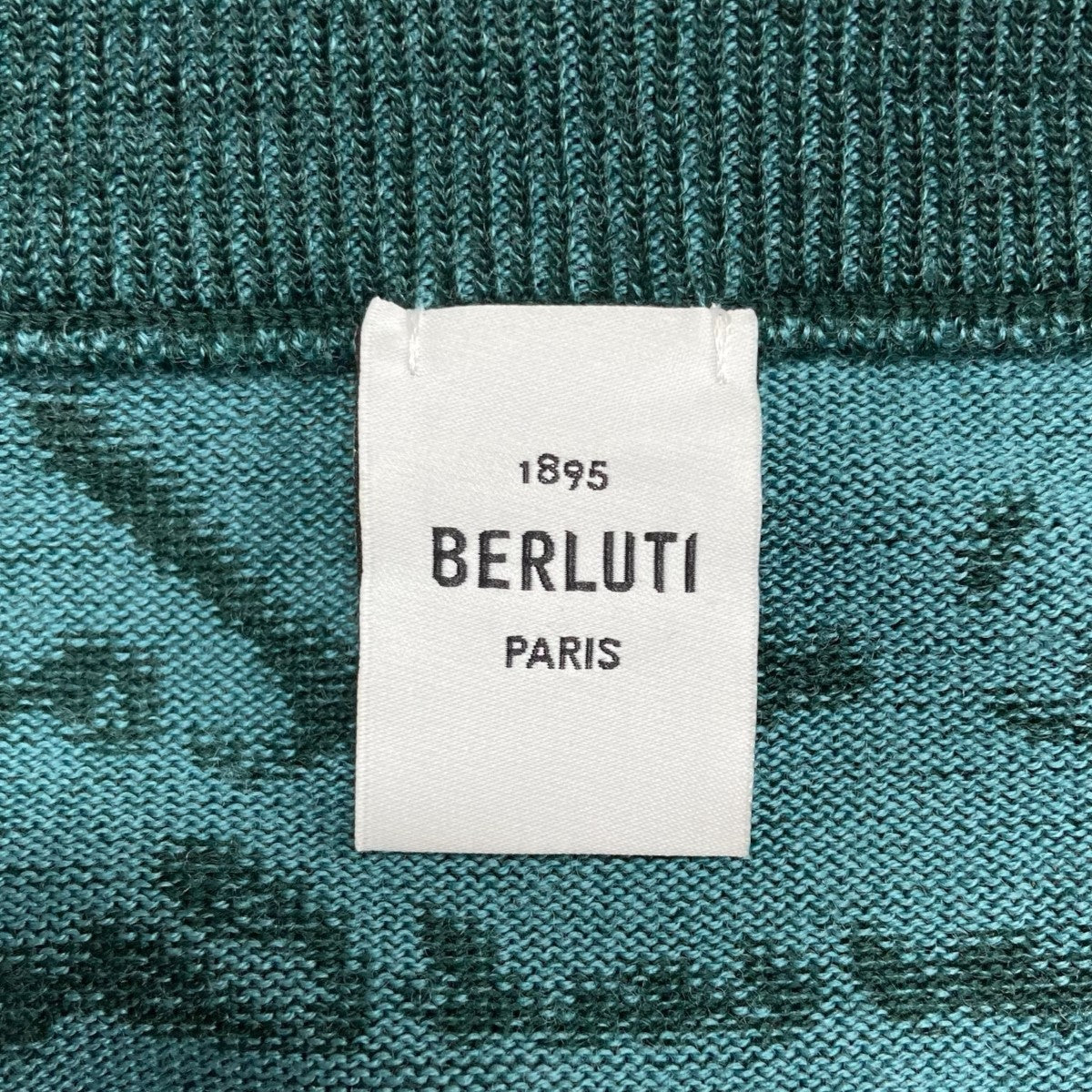 カリグラフィニットセーター