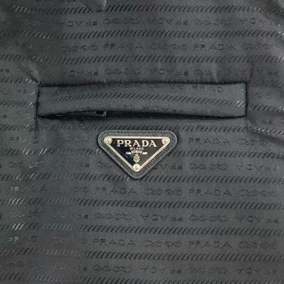 PRADA 三角プレート付きパデッドベストSGC058 古着・中古-3枚目のアイテム画像