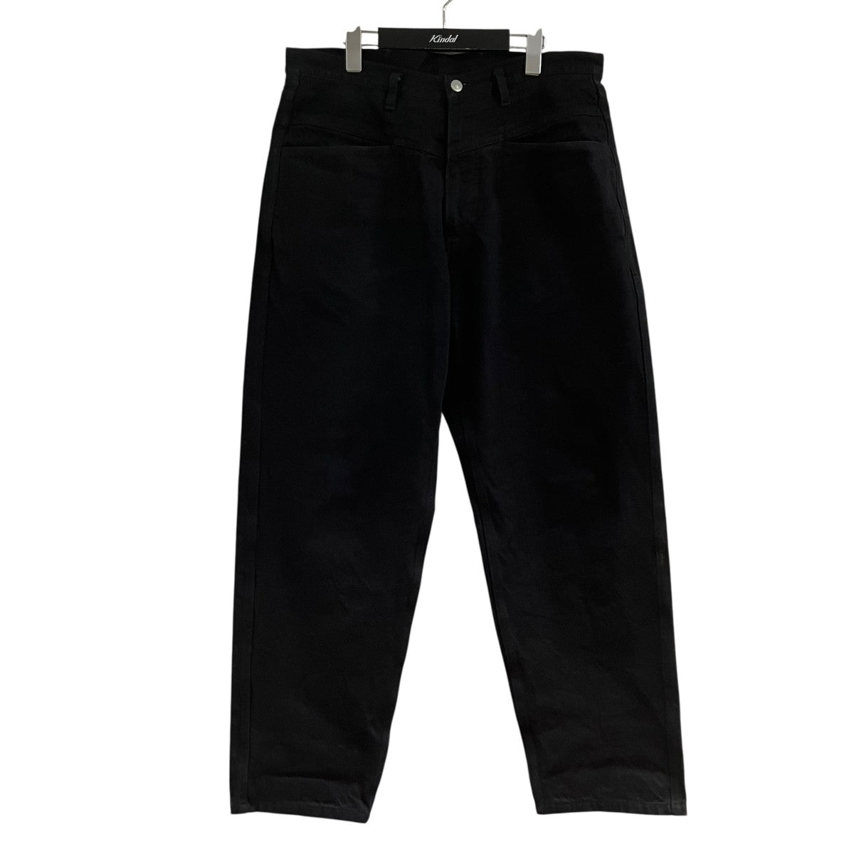 COMOLI ブラックデニム テーパードパンツ 古着・中古-1枚目のアイテム画像