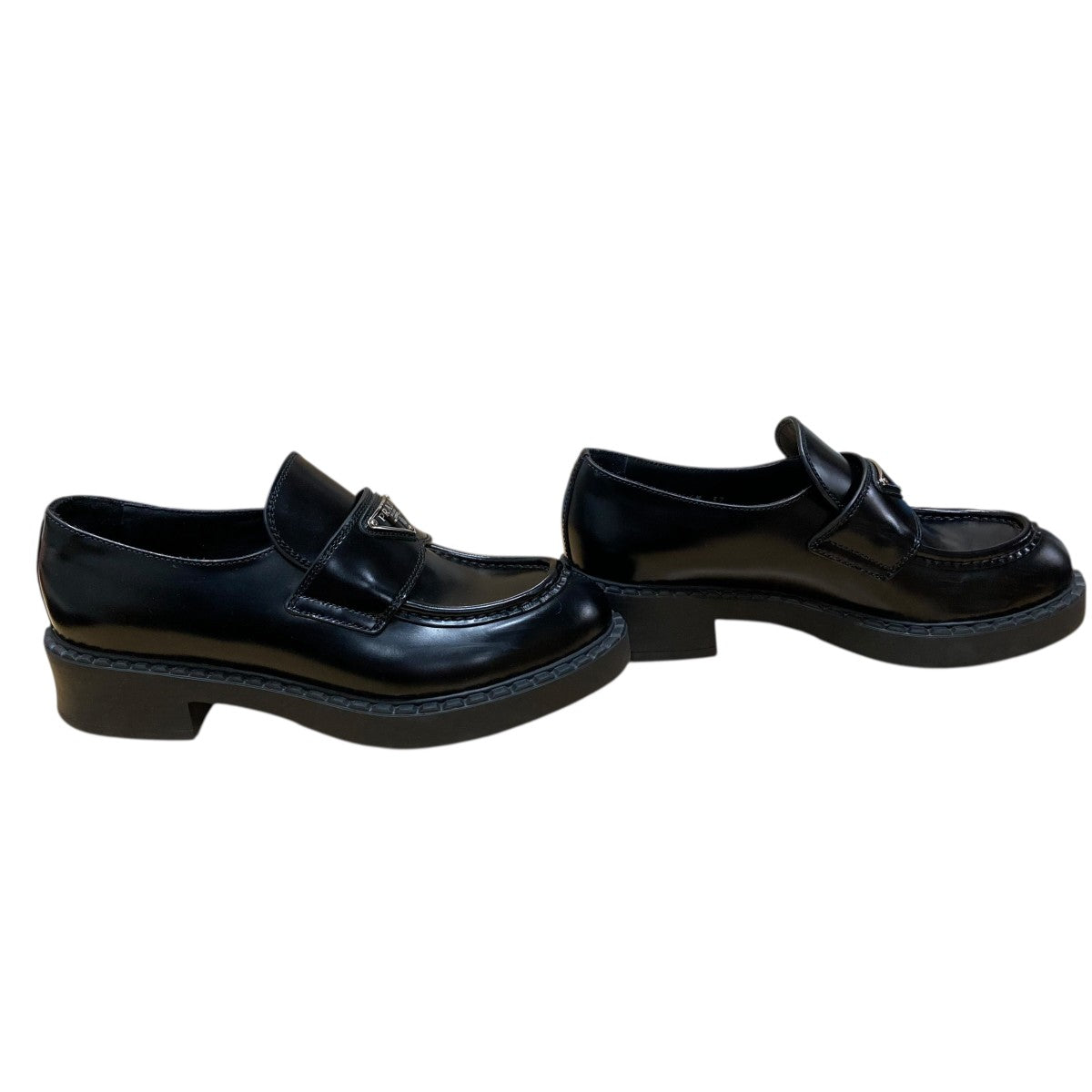 PRADA トライアングルプレートローファー 古着・中古-4枚目のアイテム画像