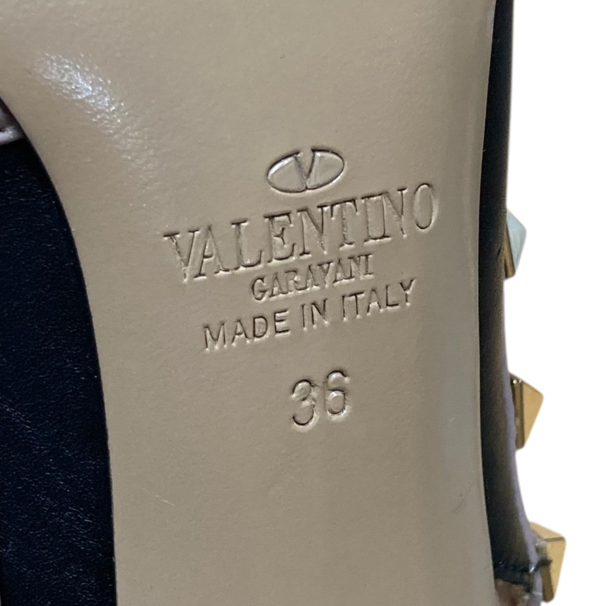 ルブタン パンプス サイズ36 グレー スタッズ ヴァレンティノ VALENTINO(ヴァレンチノ) スタッズパンプスNWS0393 NWS0393 グレージュ