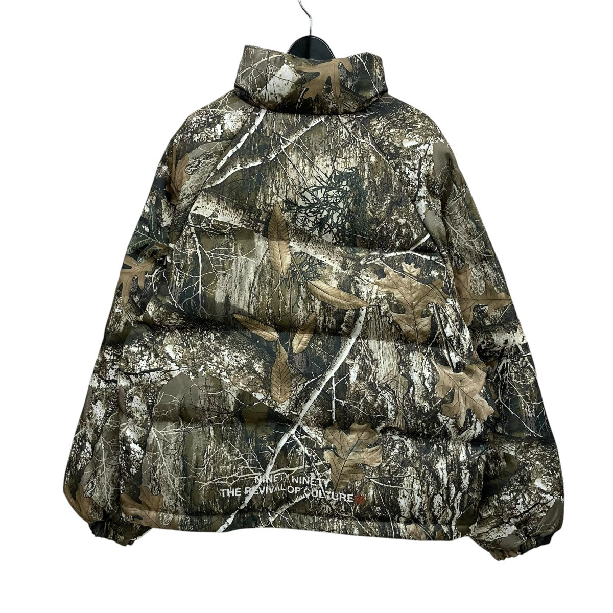 ツリーカモ柄中綿ジャケットNN1549 90 Logo Rich Puffer Jacket