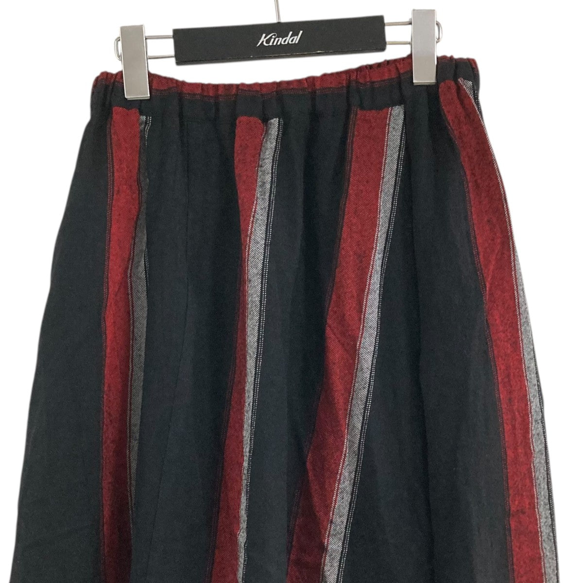 美品✨Y'sワイズ　ウール　プリント　ロングスカート　ブラック系＋レッド系 美品✨Y'sワイズ ウール プリント ロングスカート ブラック系＋レッド