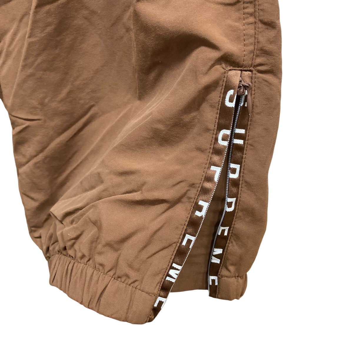 ロゴナイロンパンツ