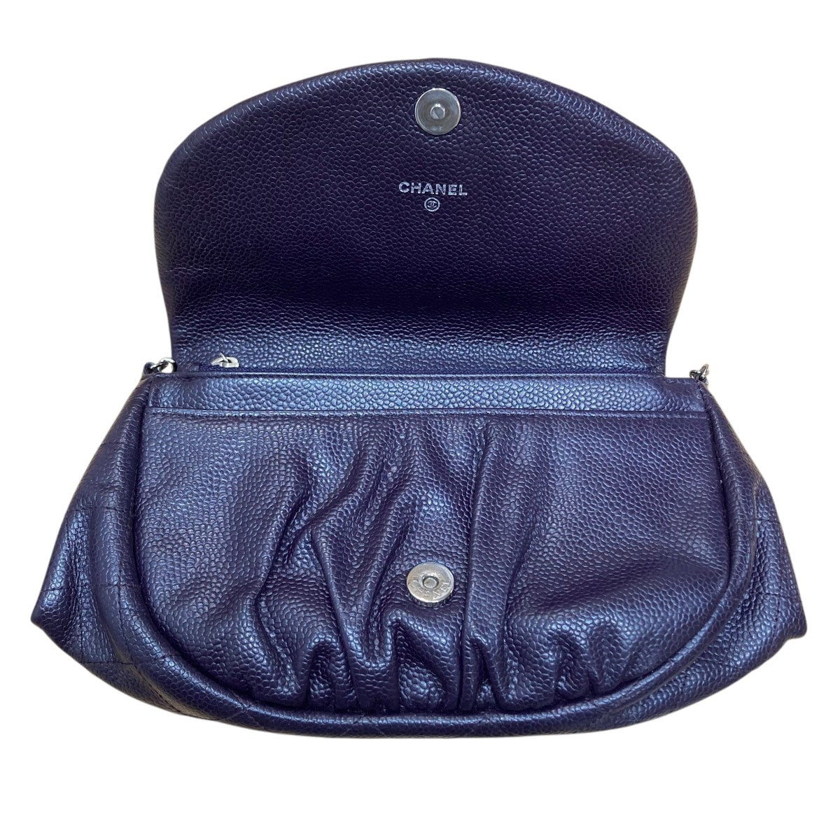 ーハーフムーン キャビアスキン チェーンハンドバッグ