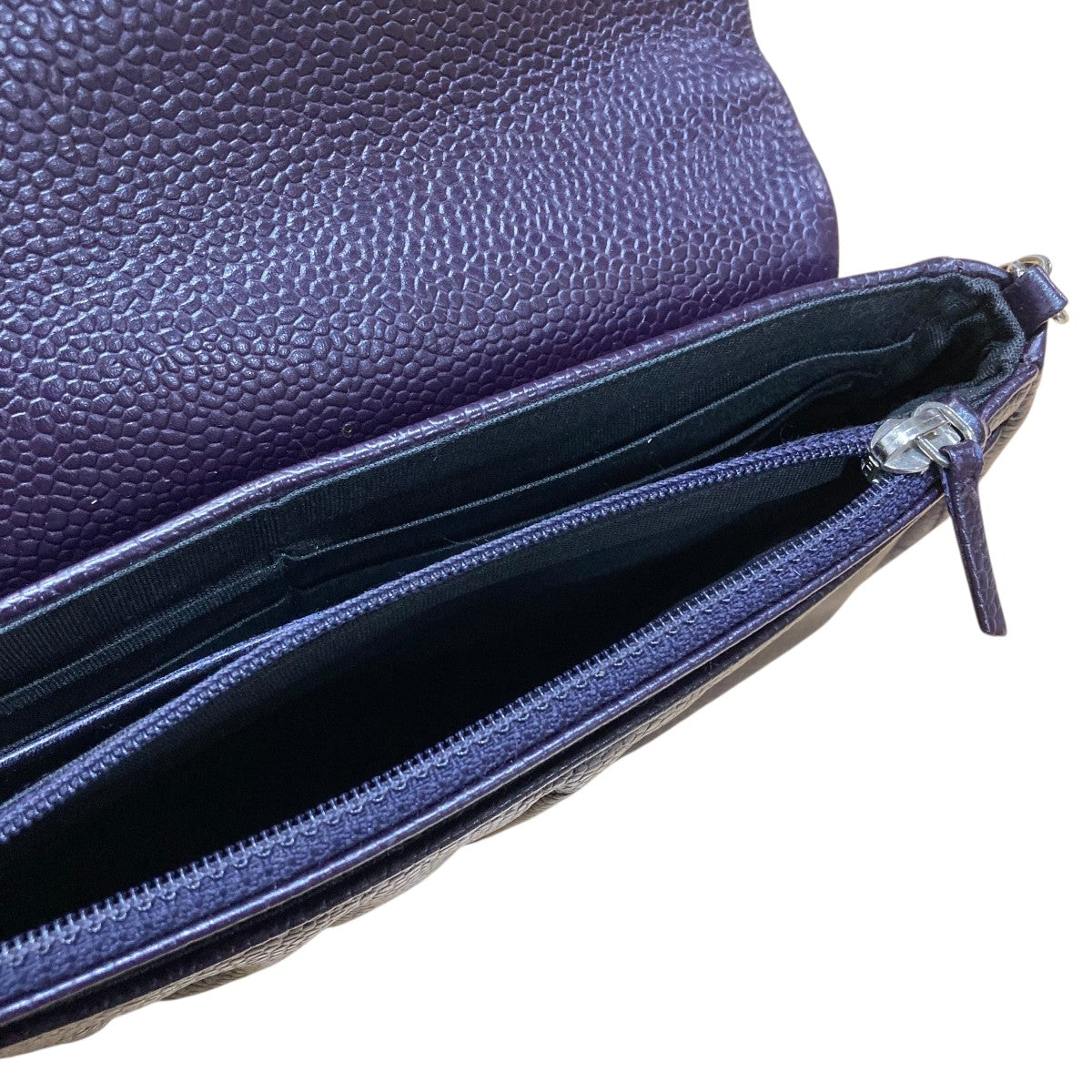 ーハーフムーン キャビアスキン チェーンハンドバッグ