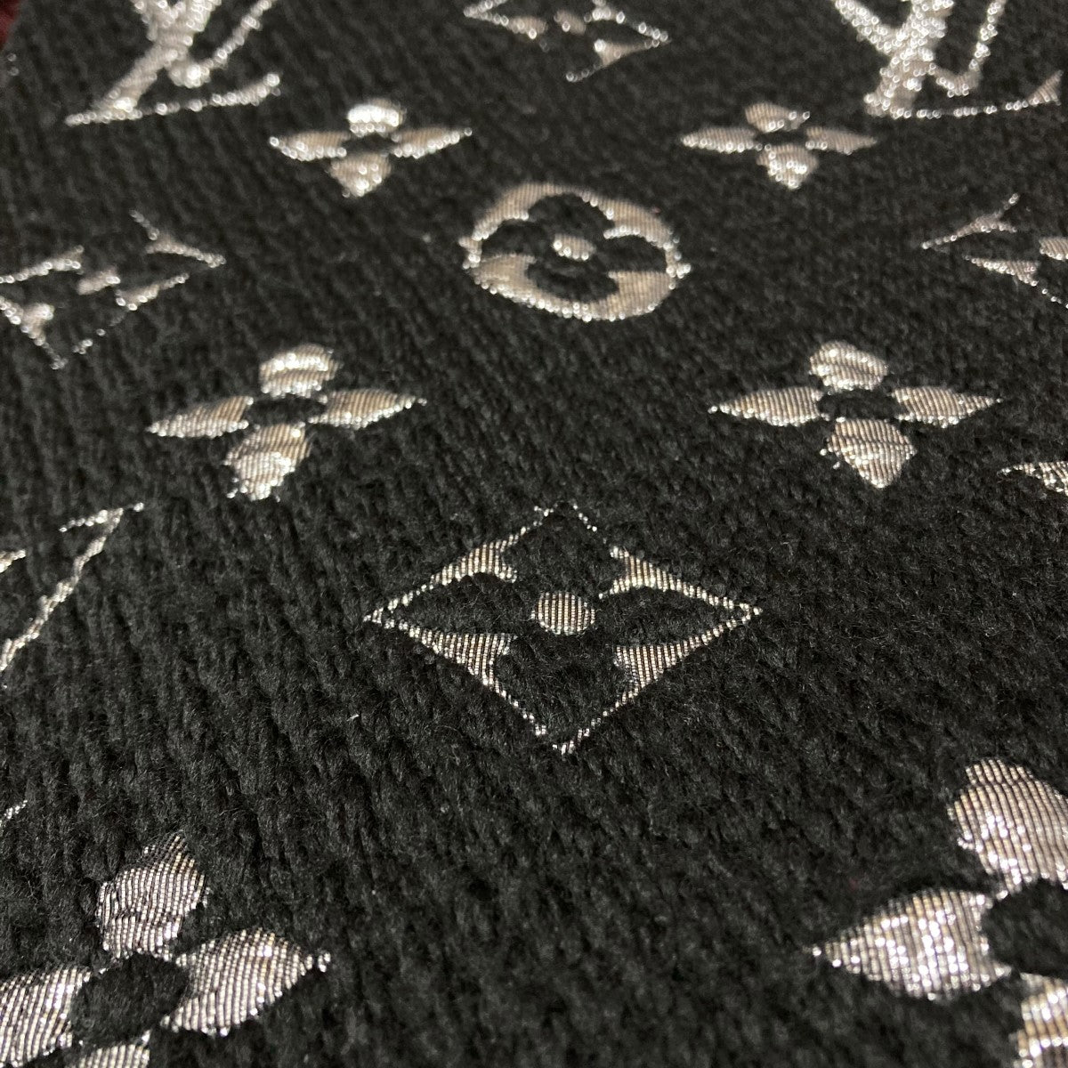 LOUIS VUITTON エシャルプ ロゴマニア シャイン ウール シルク マフラー 古着・中古-3枚目のアイテム画像