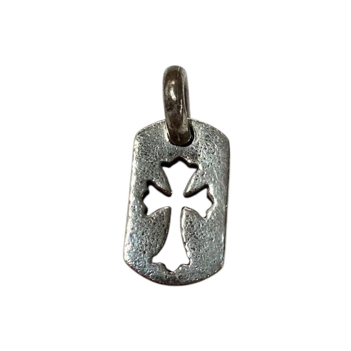 タイニーカットアウトクロスドッグタグチャーム