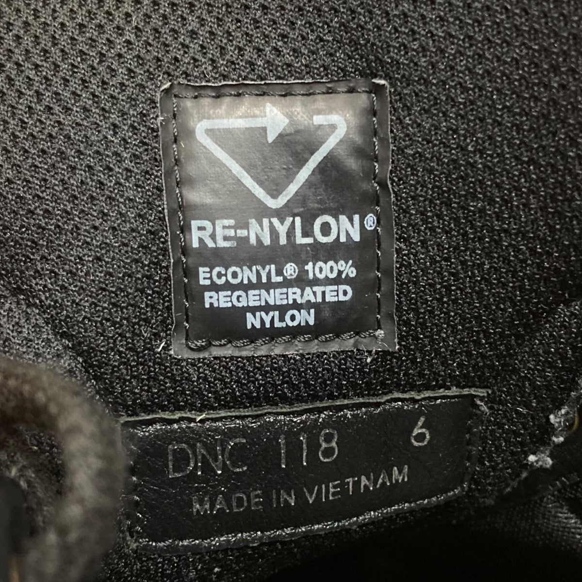RE-NYLON ローカットスニーカー