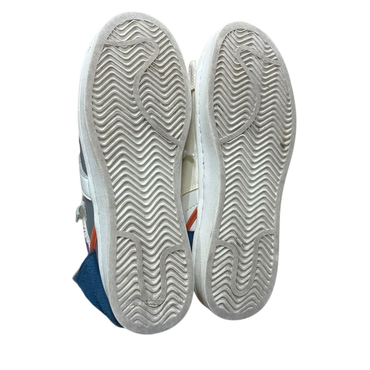 ローカットスニーカー