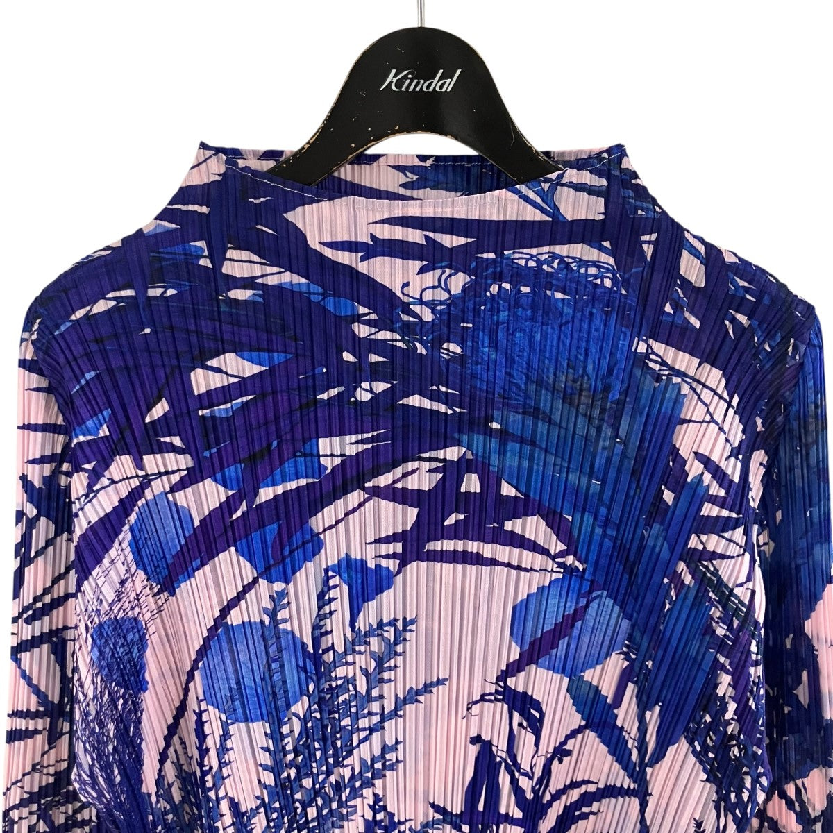 総柄プリーツブラウス