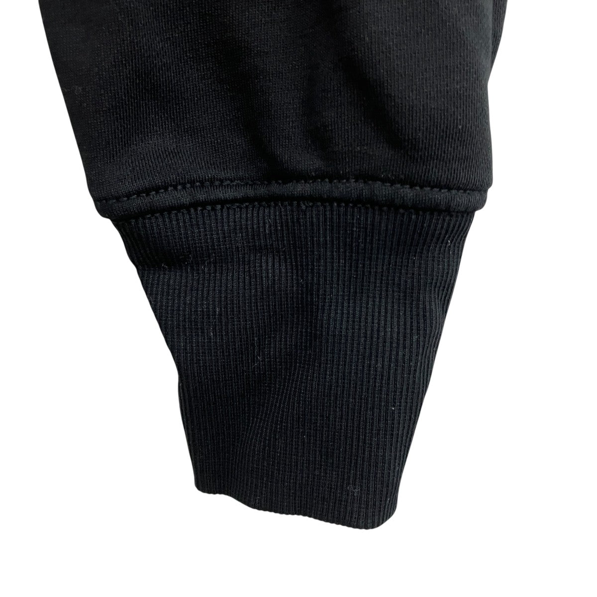 プルオーバーパーカー