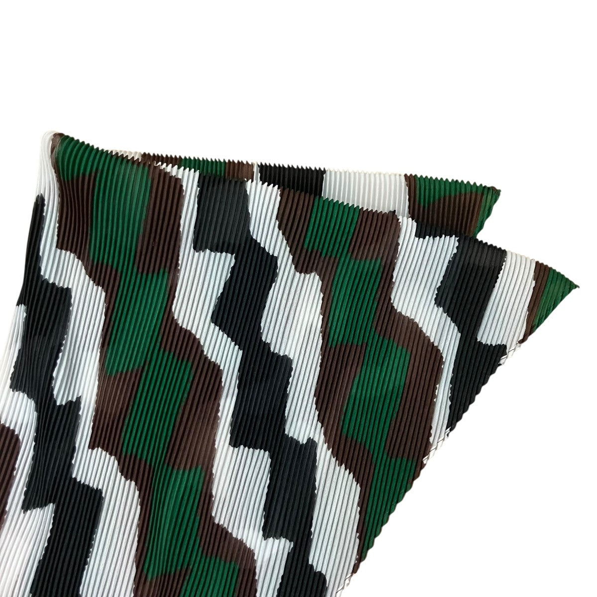 me ISSEY MIYAKE(ミーイッセイミヤケ) プリーツ グラフィックスカーフ