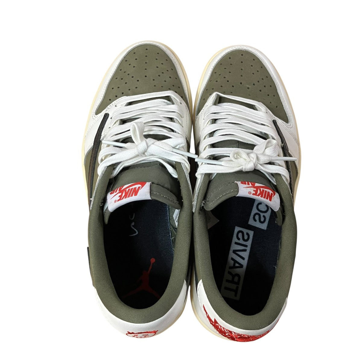 ローカットスニーカー