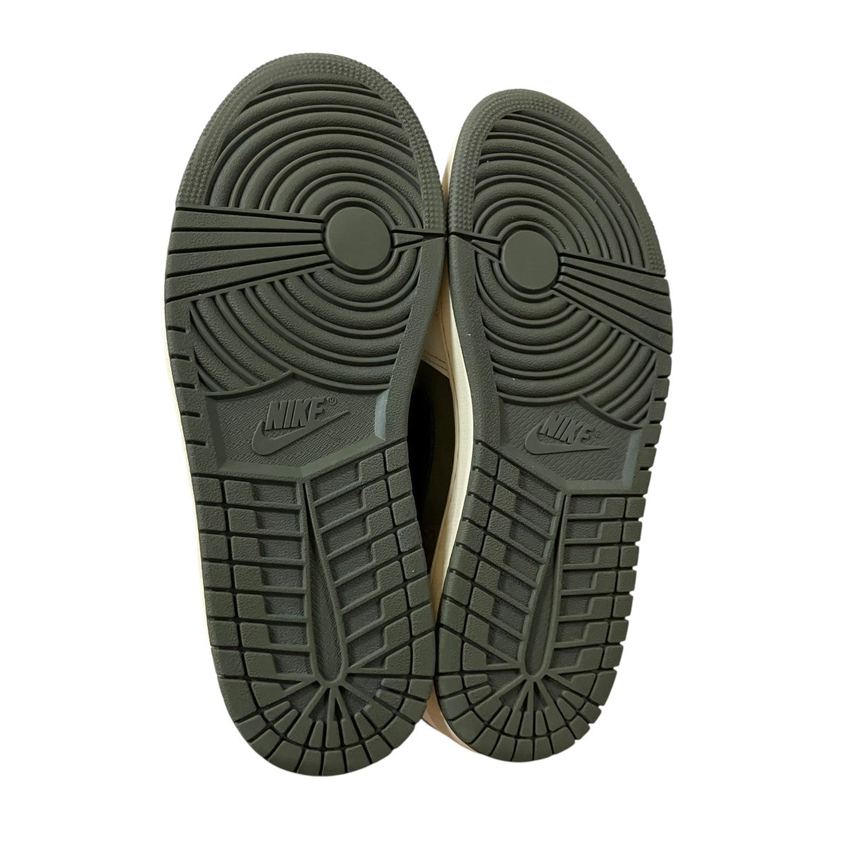 ローカットスニーカー