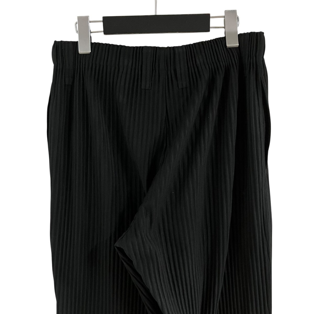 プリーツパンツ