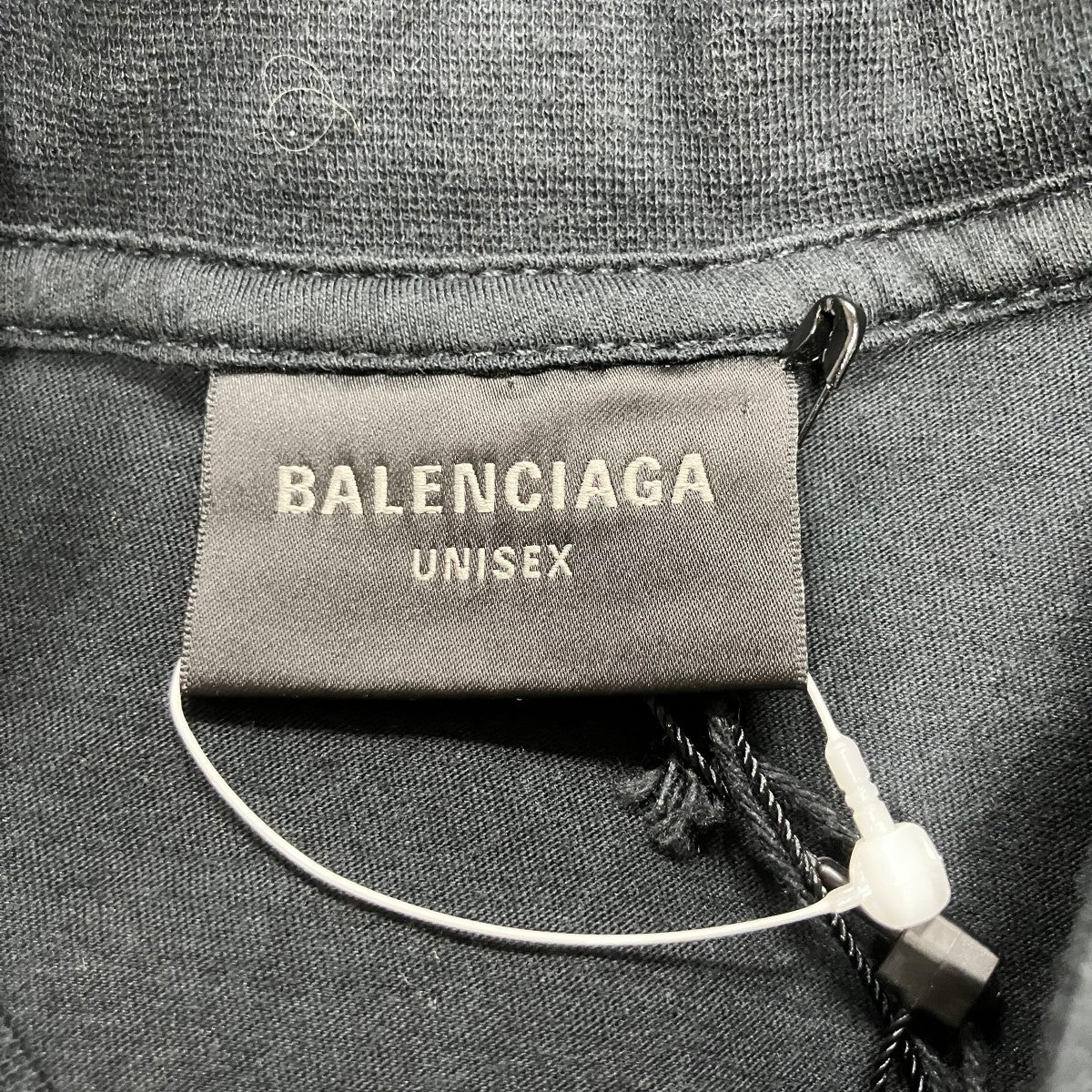 ダメージ加工ネックロゴTシャツ