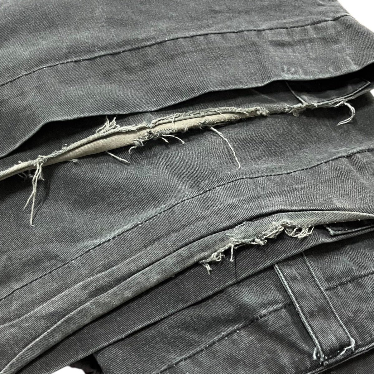 グラフィックデニムパンツ