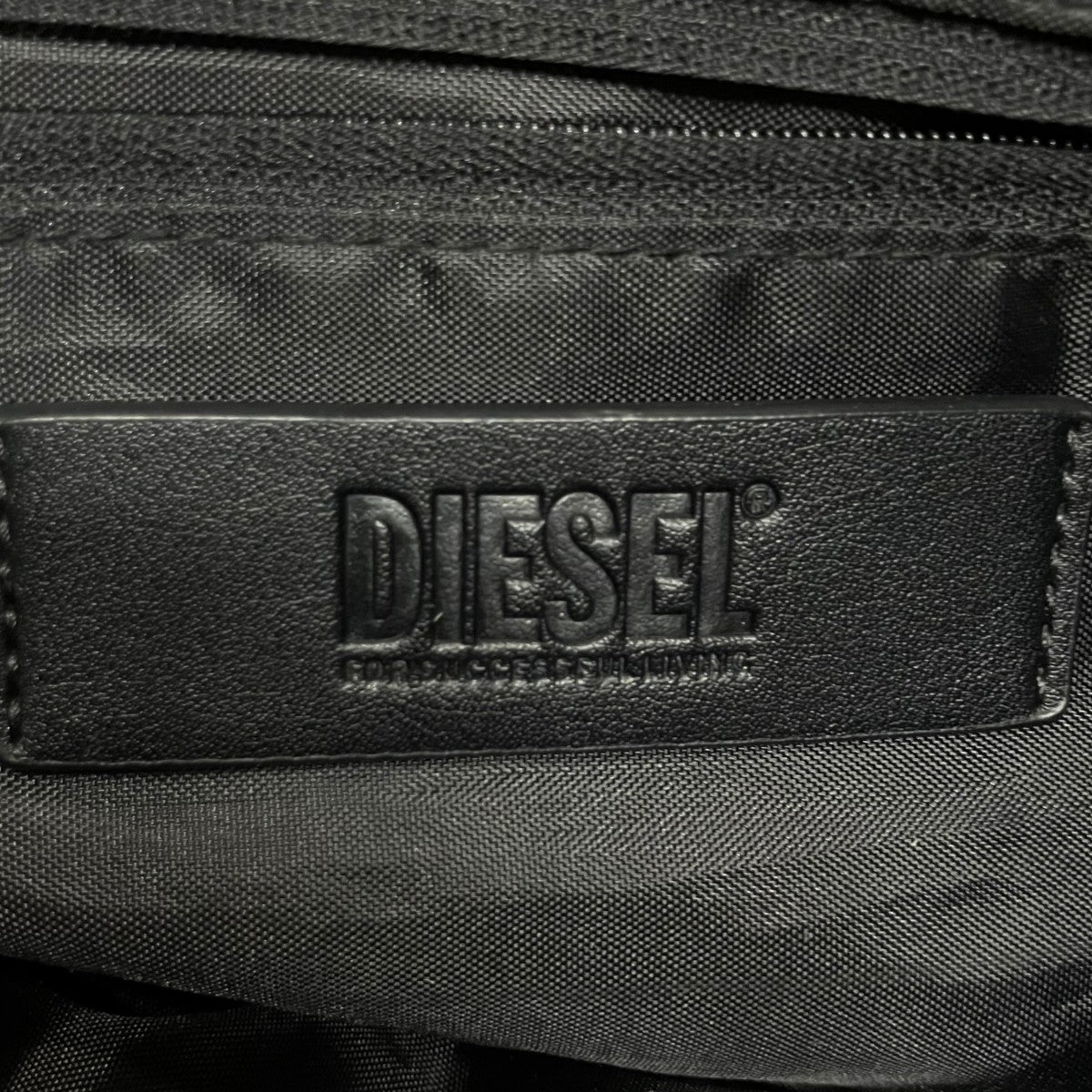 DIESEL ナイロンショルダーバッグ 古着・中古-7枚目のアイテム画像