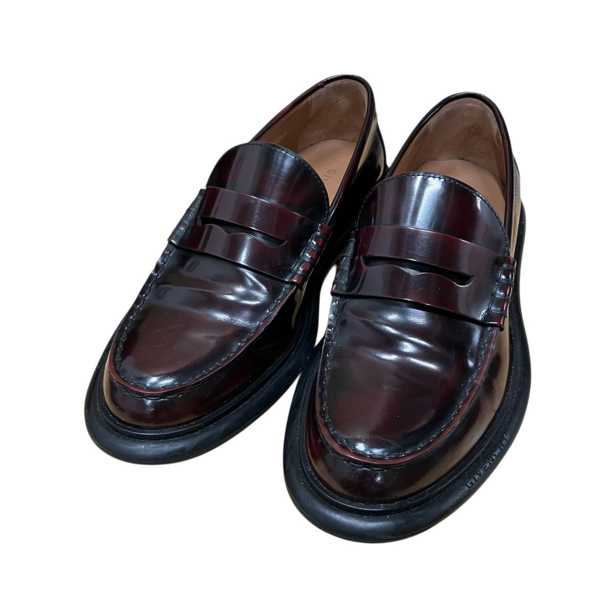 GIVENCHY ジェント ブラッシュドレザー ローファー 古着・中古-1枚目のアイテム画像