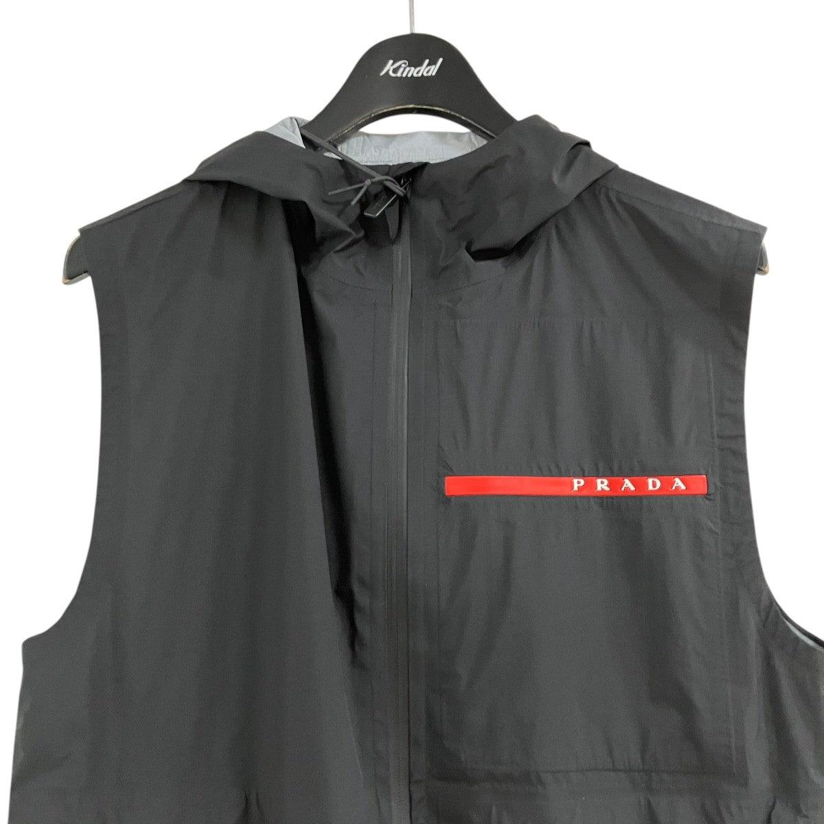 PRADA SPORTS リネアロッサ ロゴ ベスト 古着・中古-2枚目のアイテム画像