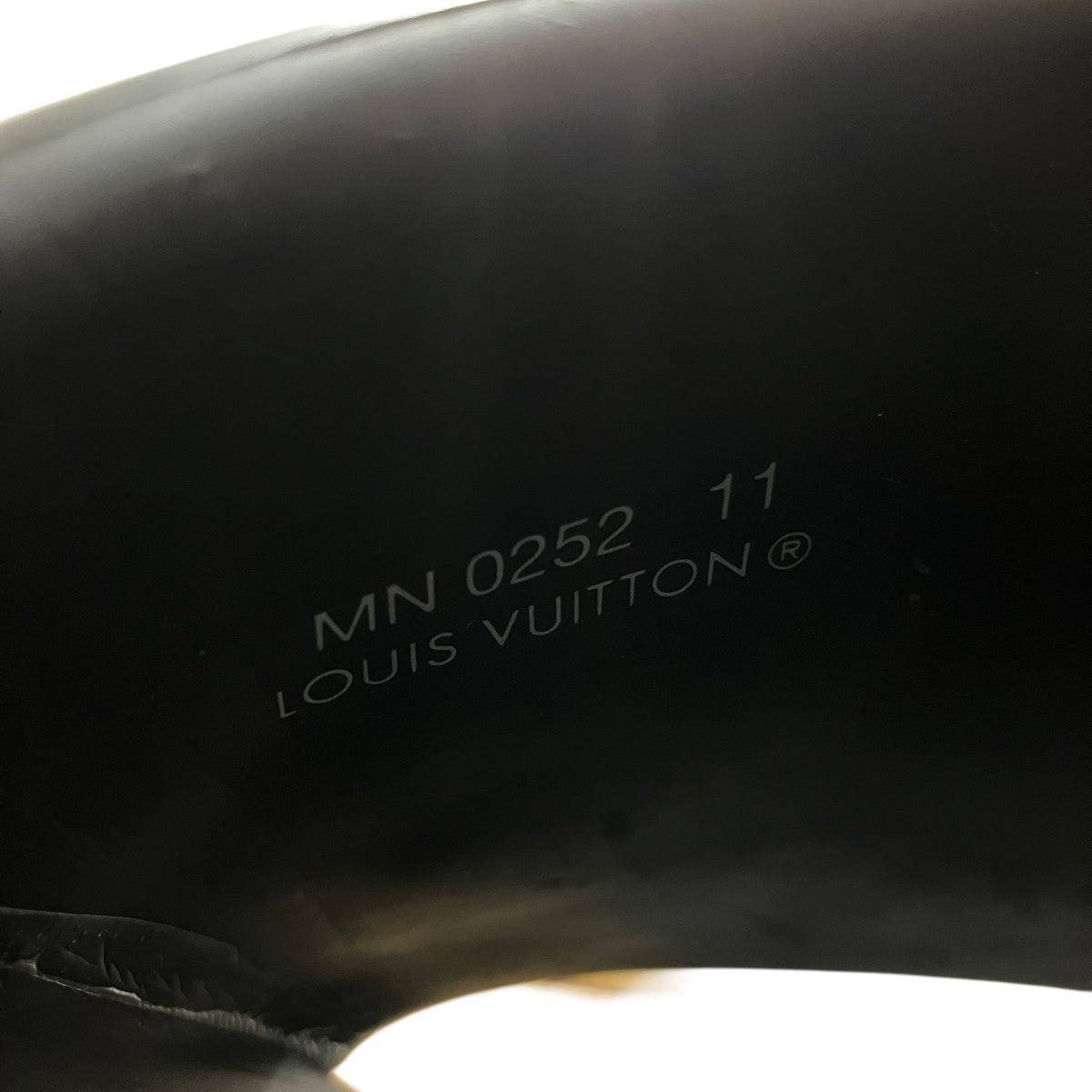 LOUIS VUITTON エンボスモノグラムスライドサンダル 古着・中古-8枚目のアイテム画像