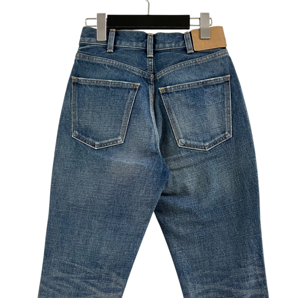 ウォッシュド加工デニムパンツ
