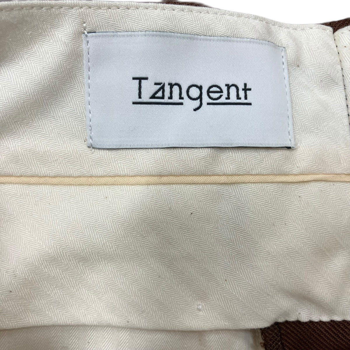タックパンツ