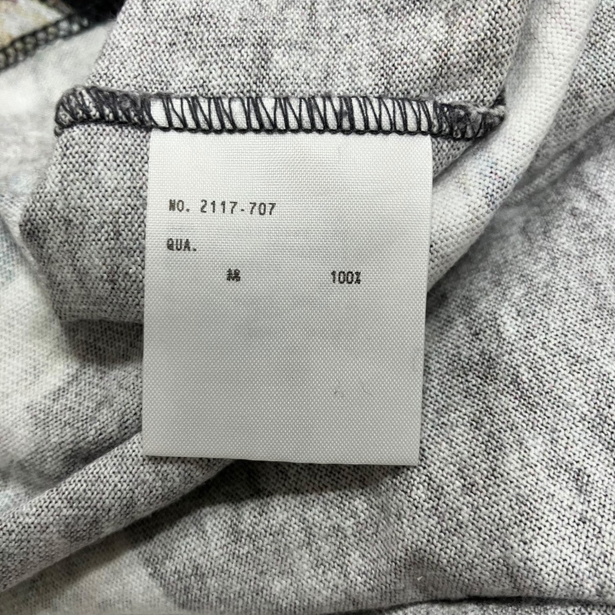 フラワープリントTシャツ