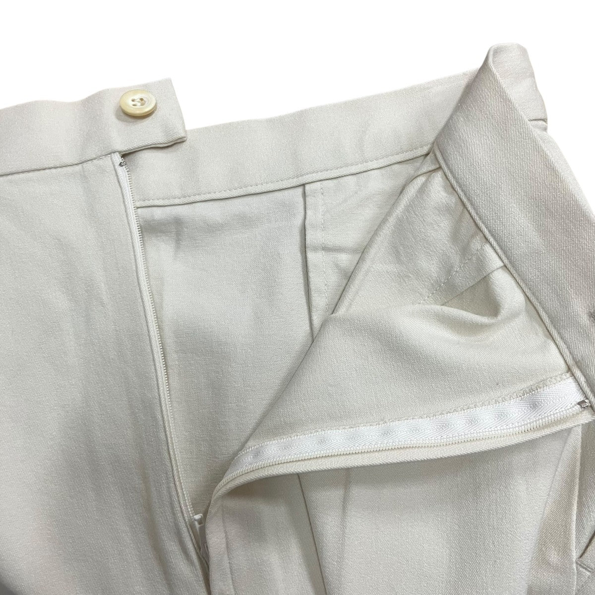 ISSEY MIYAKE(イッセイミヤケ) ロングスカート IM93-FG008 アイボリー