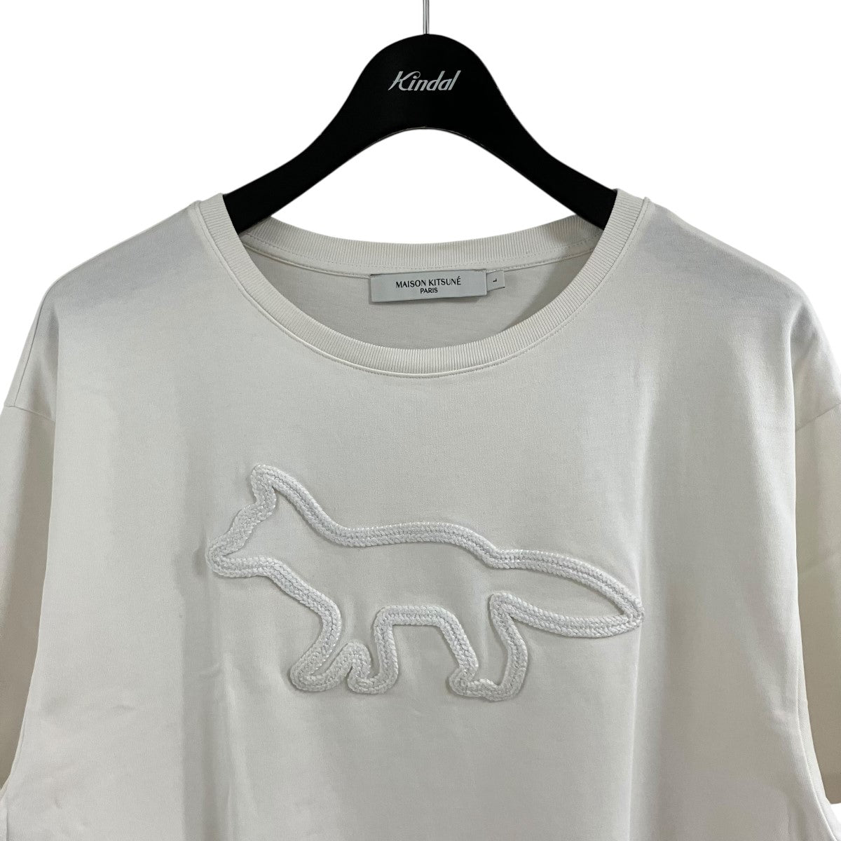 キツネモチーフTシャツ